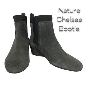 Nurture Suede Francie Wedge Chelsea Ankle Boots Gray Size 6 NWOB